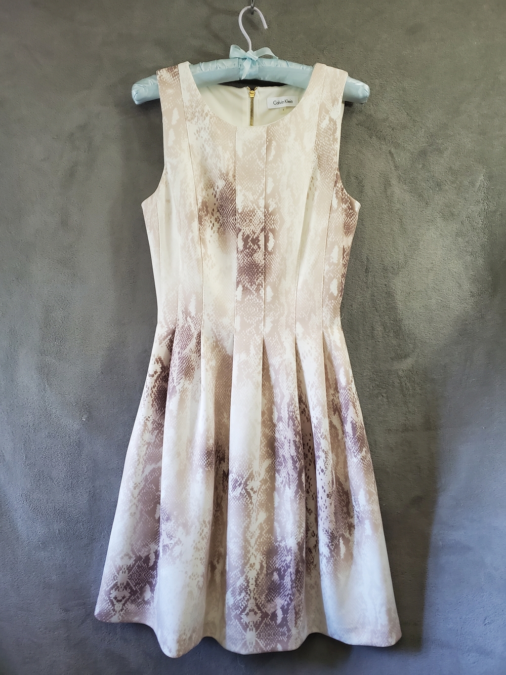 Calvin Klein Cream & Taupe Snake-Print Sleeveless Midi Dress